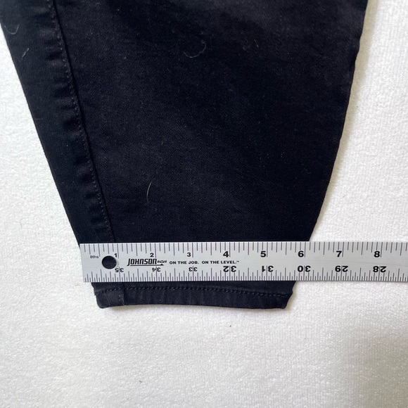 Torrid Distressed Black Jegging Jeans Womens 24W Plus size Stretch Denim 2319 - Picture 8 of 11